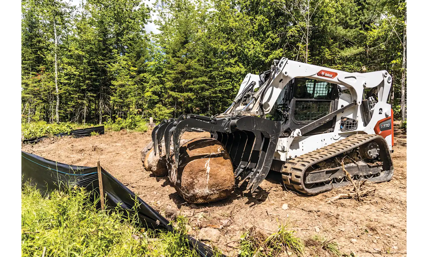 T770 Compact Track Loader