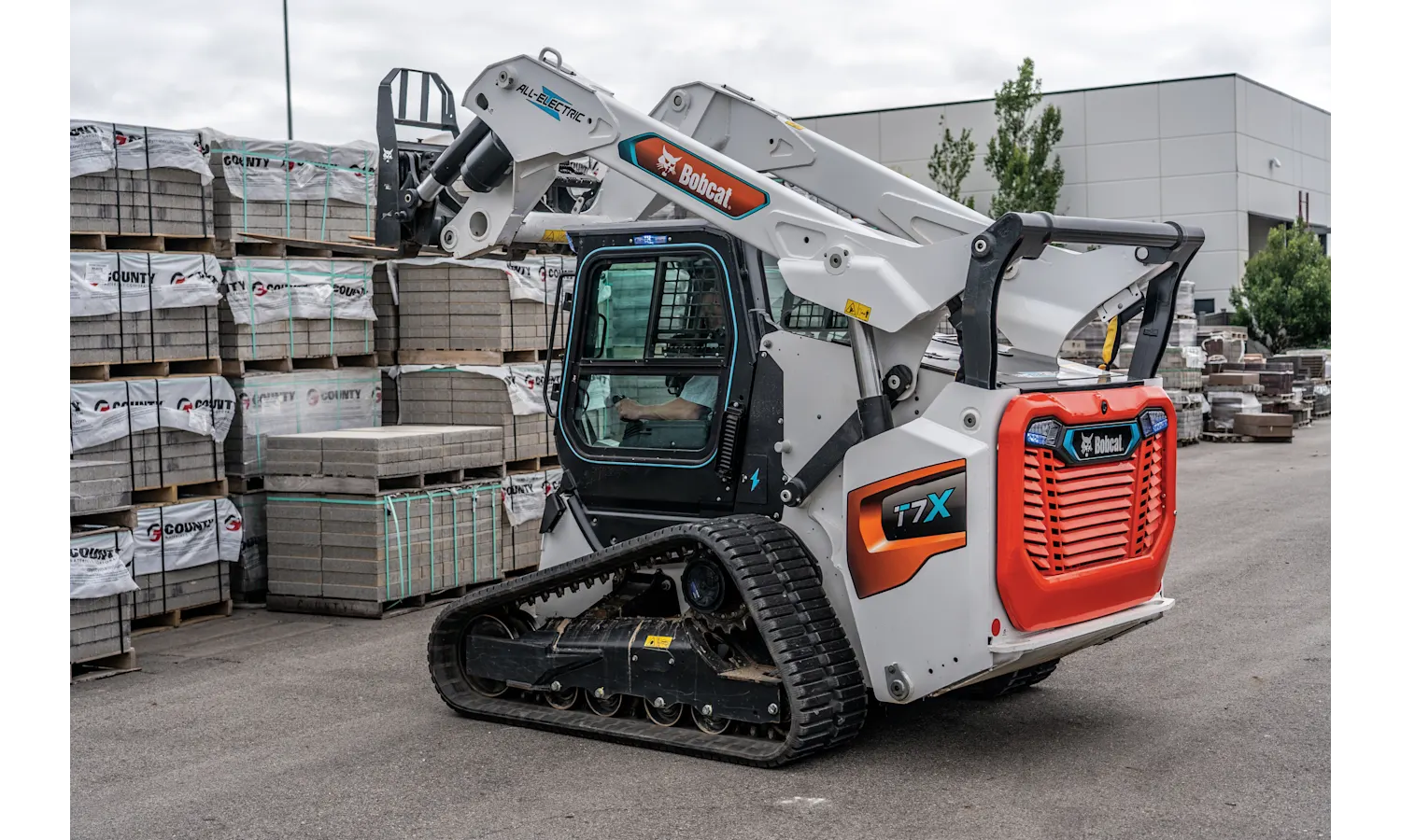 T7X Electric Compact Track Loader
