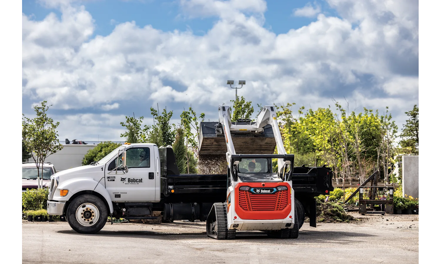 T7X Electric Compact Track Loader