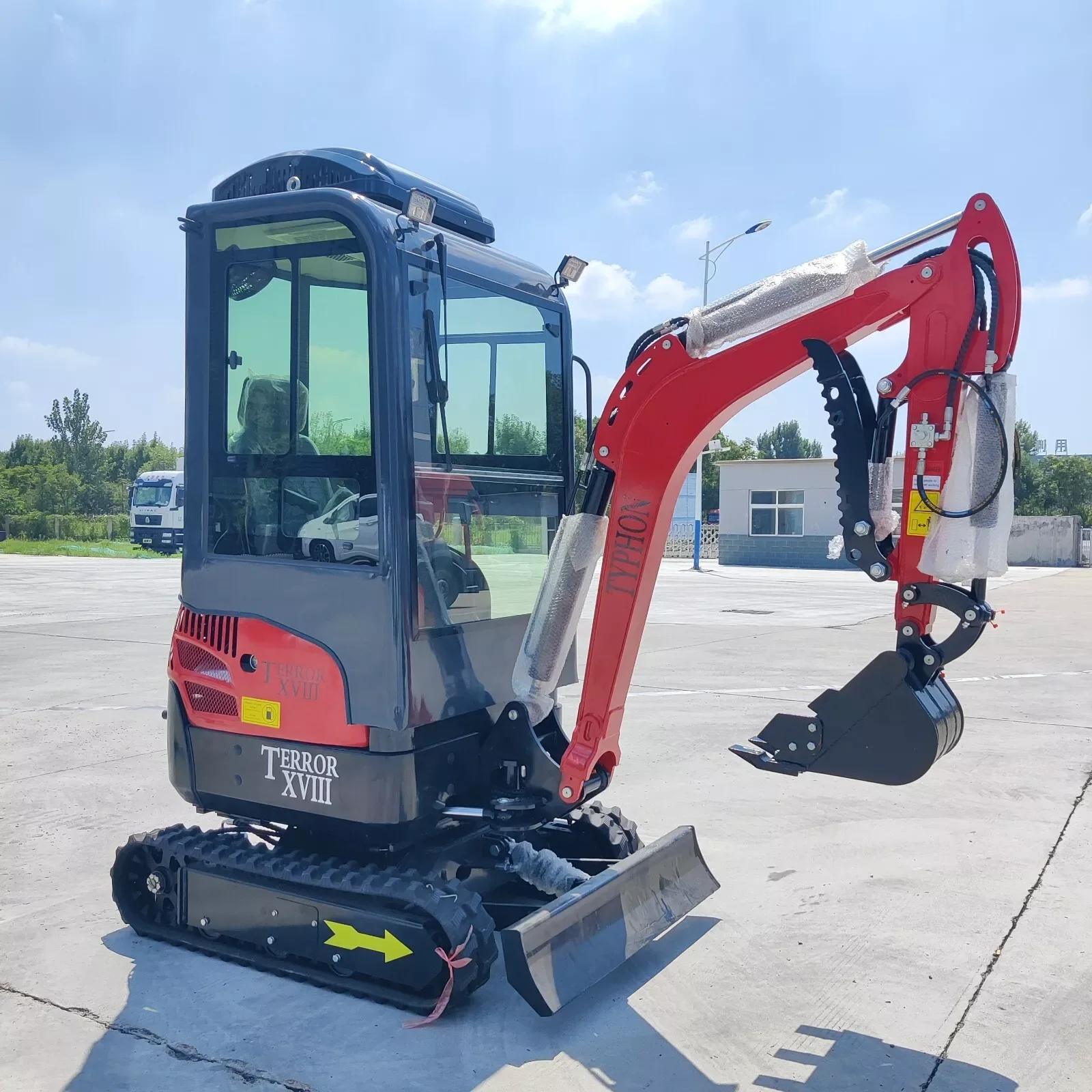 2 Ton New Mini Excavator Digger Tractor, EPA certified KUBOTA D902 Diesel Engine