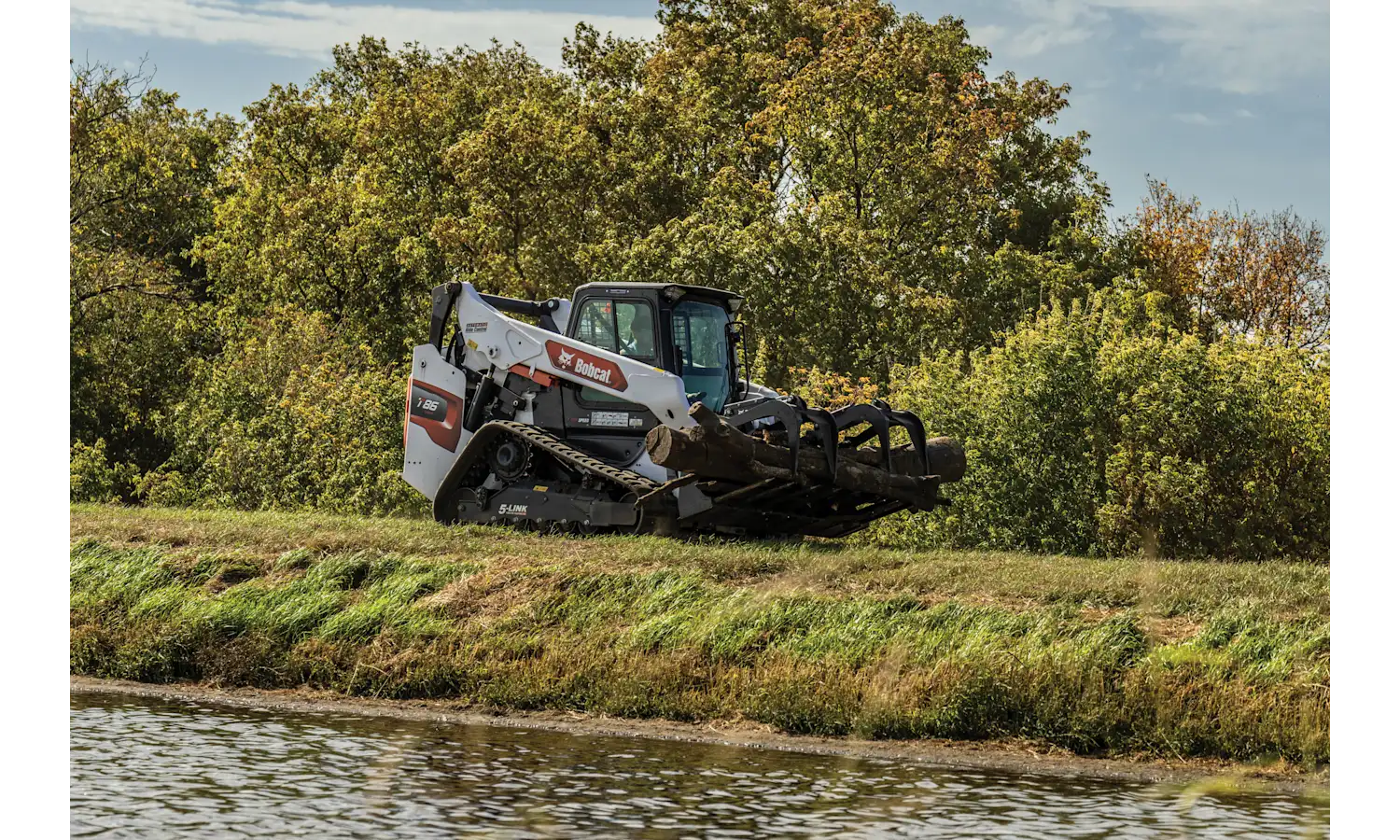 T86 Compact Track Loader