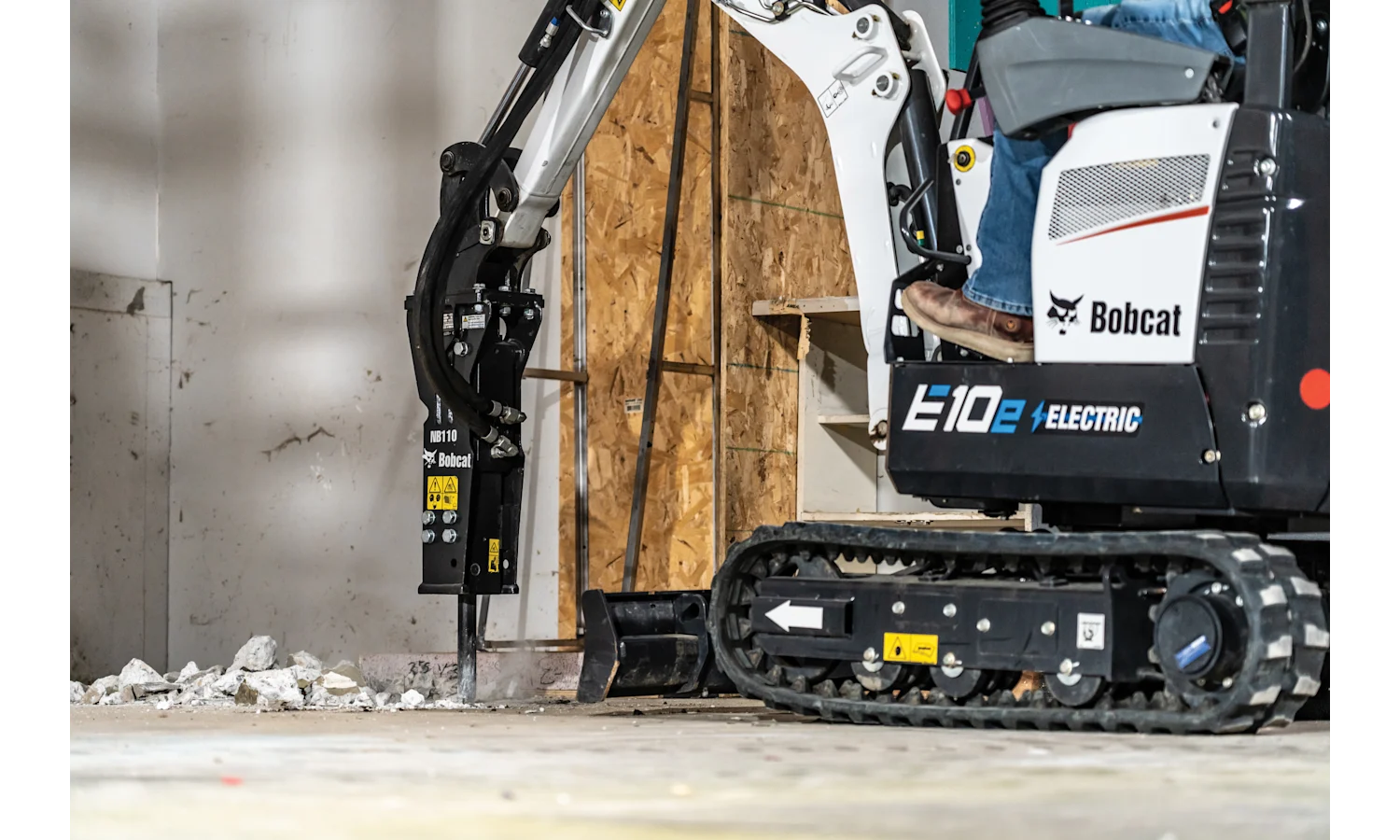 E10e Battery-Electric Compact Excavator