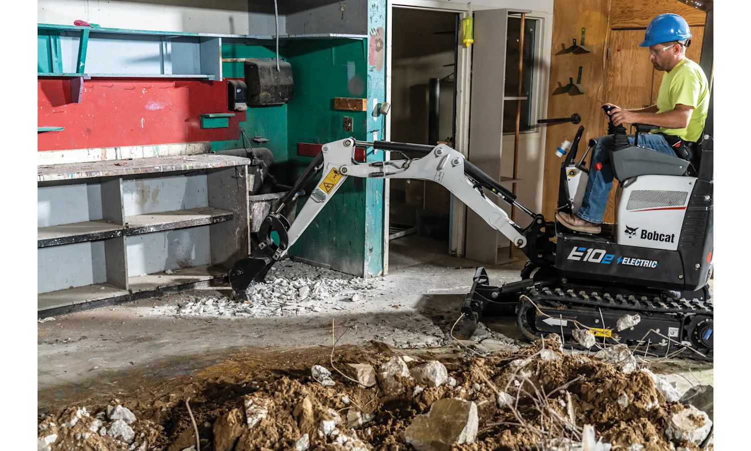 E10e Battery-Electric Compact Excavator