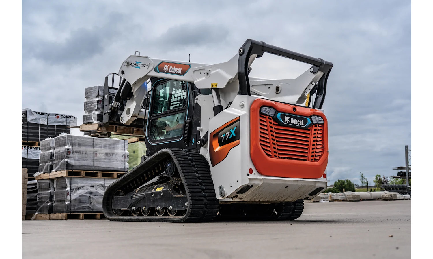 T7X Electric Compact Track Loader