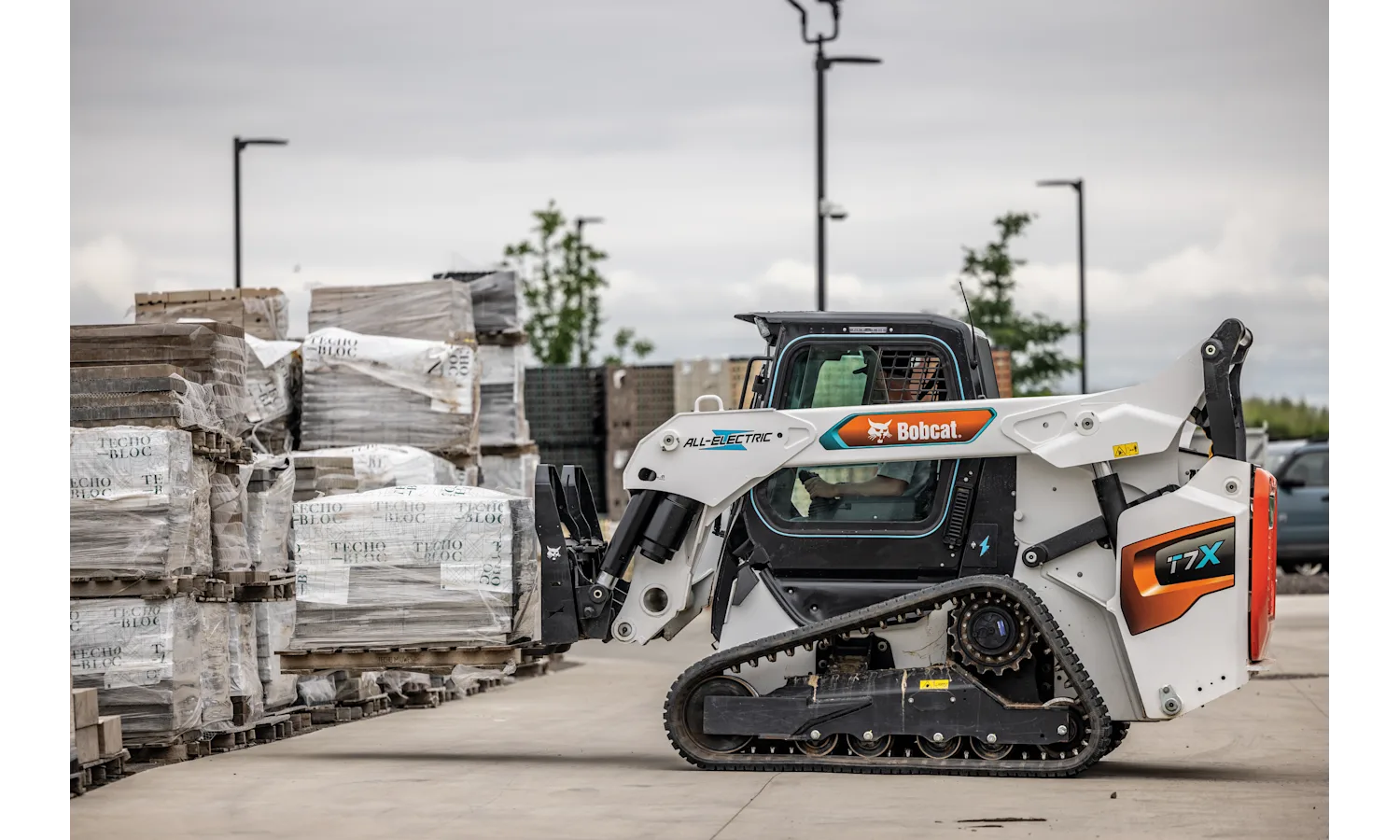 T7X Electric Compact Track Loader