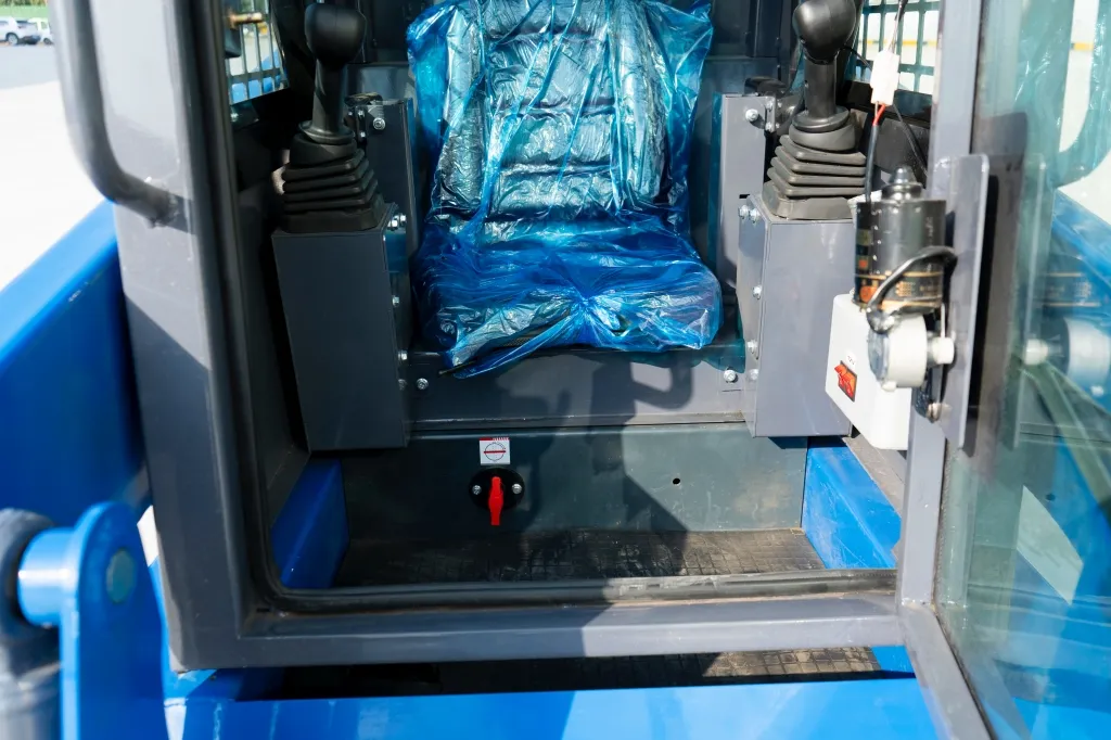 Brand New TYPHON STOMP Mini Skid Steer Kubota D1105 Diesel EPA Engine USA