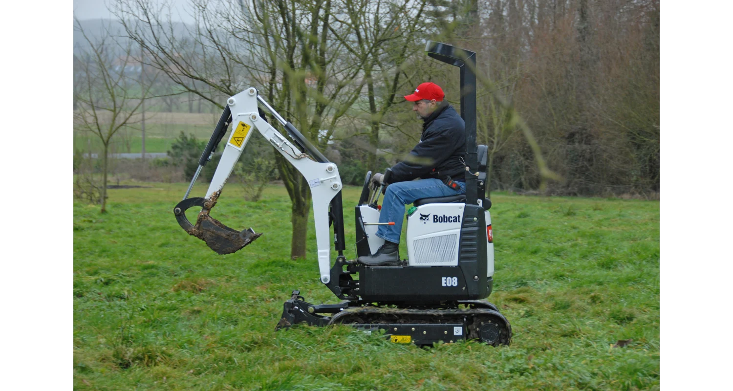 E08 Mini Excavator