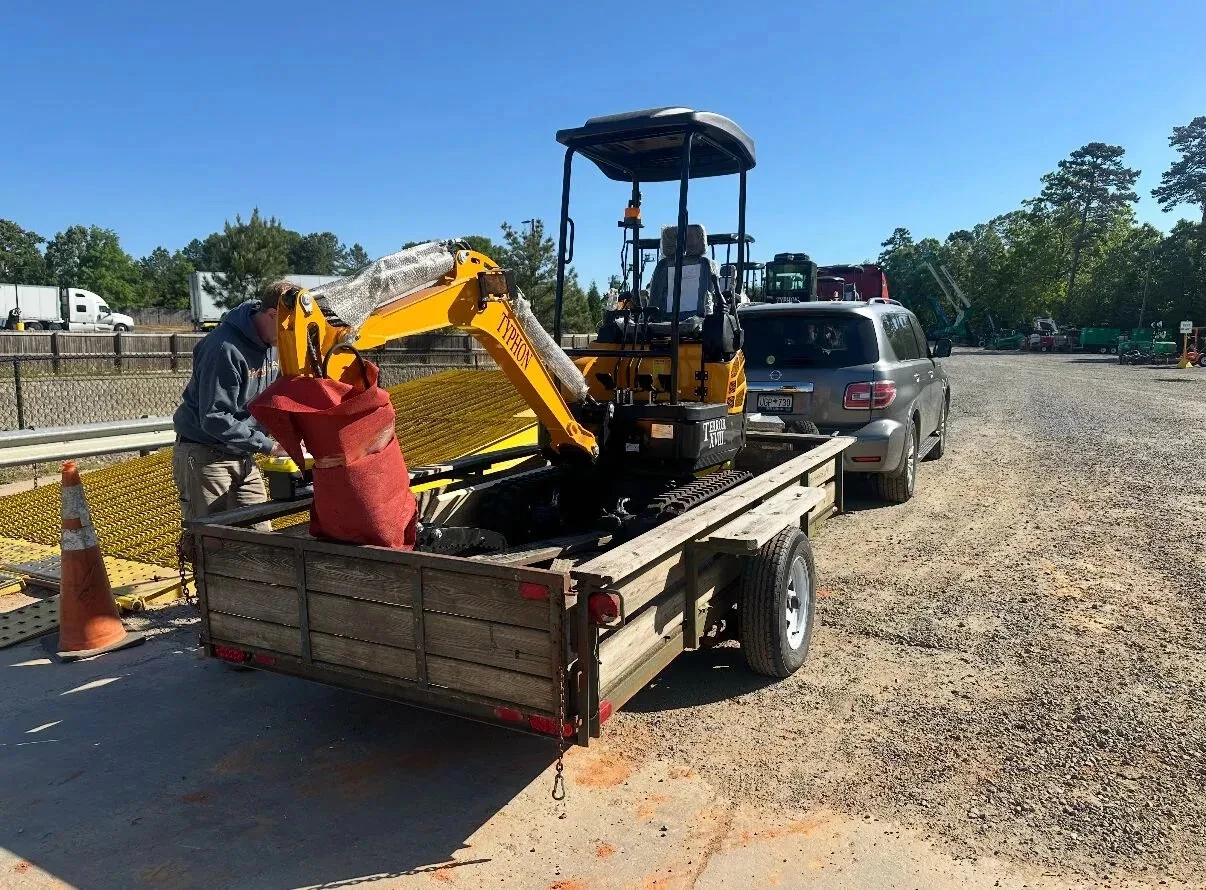 4,000 lbs Terror XVIII Mini Excavator, EPA Certified KUBOTA D902 Diesel Machine