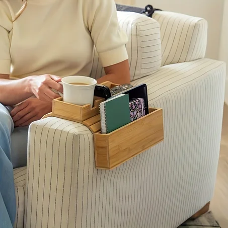 Gardez tout à portée de main : tasse, télécommande, livres… sans désordre 😍 Léger, pratique et élégant pour apporter organisation et confort à votre maison ✨