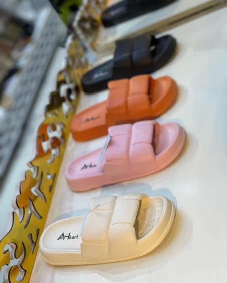 شبشب مطاطي ستايل كوري 2023