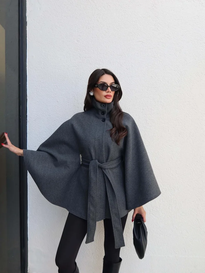 Poncho à col montant