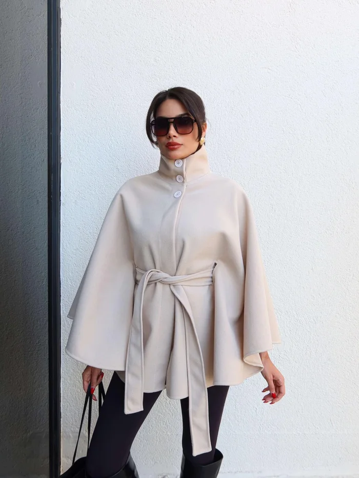 Poncho à col montant