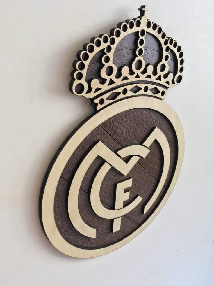 ديكور جداري لشعار RM