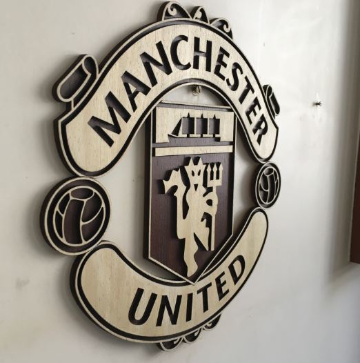 ديكور خشبي – شعار Man United