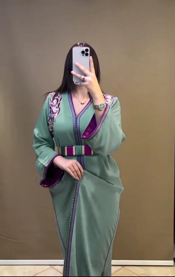 قفطان بالمضمة أنيق