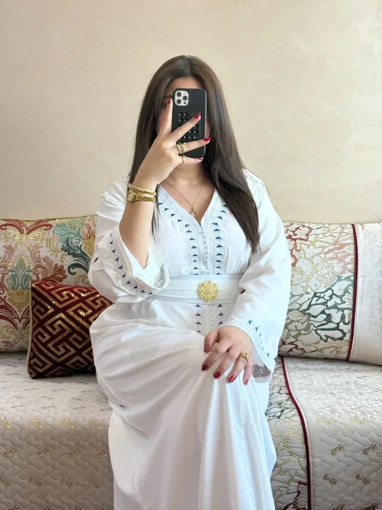 قفطان بالمضمة بالبروش