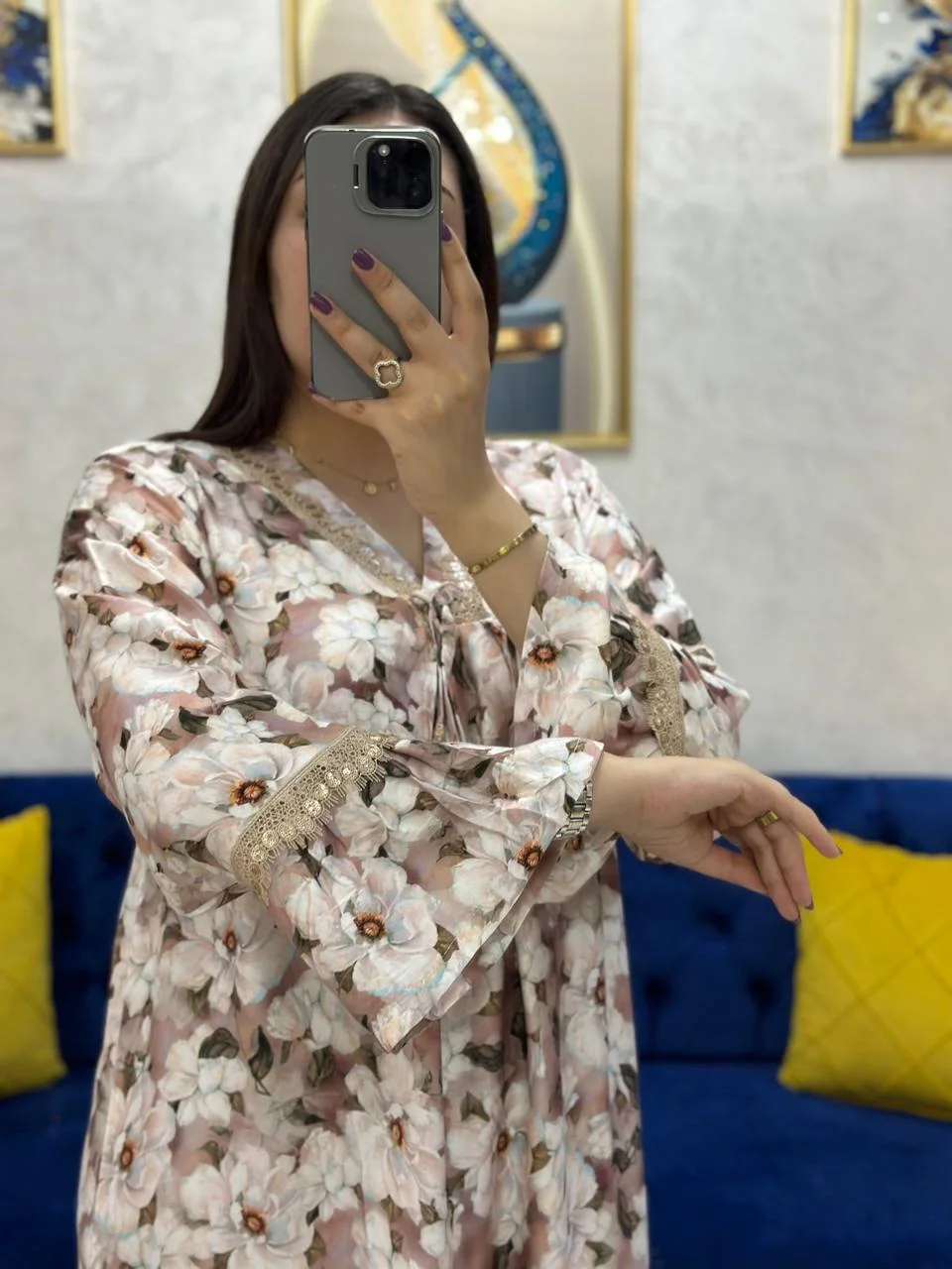 كندورة رائعة ثوب كريب ساتيني