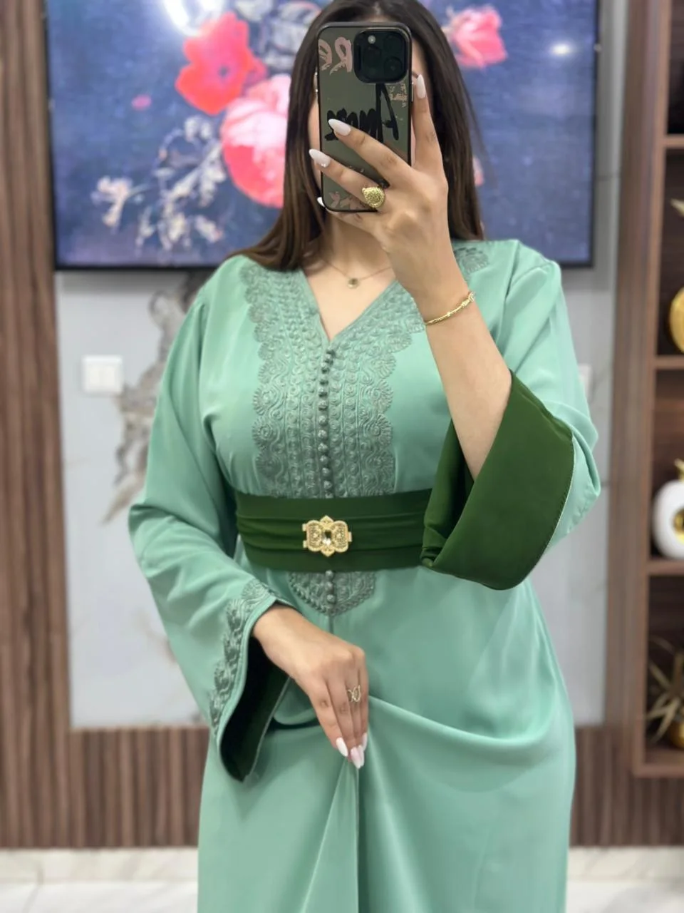 قفطان بالسمطة بروش