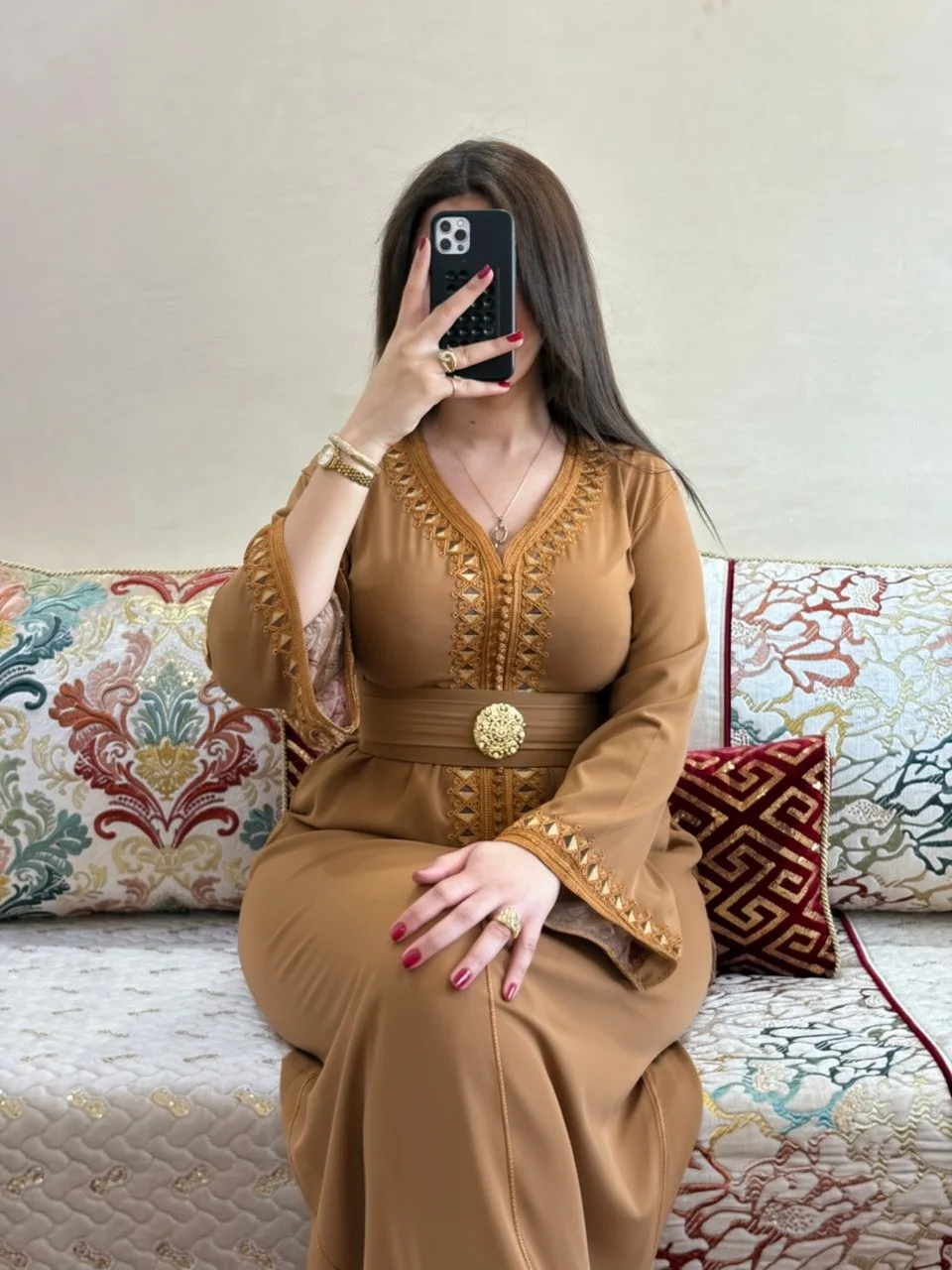 قفطان بالمضمة بالبروش