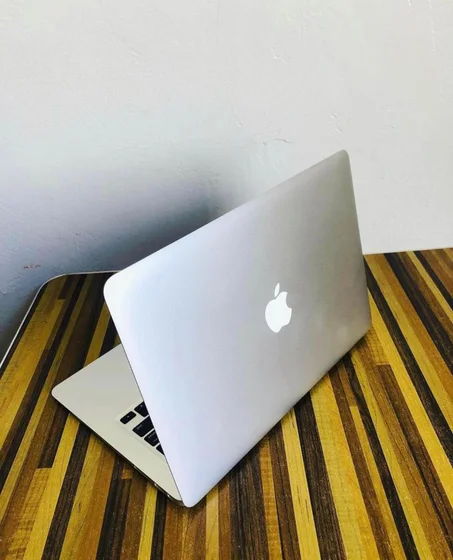 MacBook Air 2017 Core i5