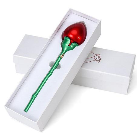 🌸 زهرة الحب – وردة ساحرة بداخلها خاتم يعبّر عن أعمق مشاعر الحب