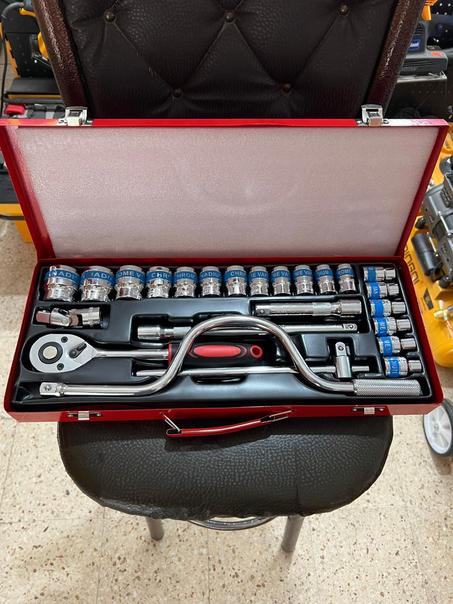 BOÎTE À OUTILS 24 PCS  Chrome Vanadium