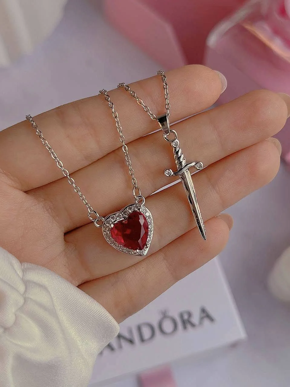 Collier cœur et épée pour couples