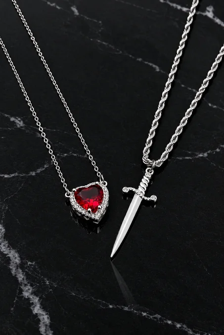 Collier cœur et épée pour couples