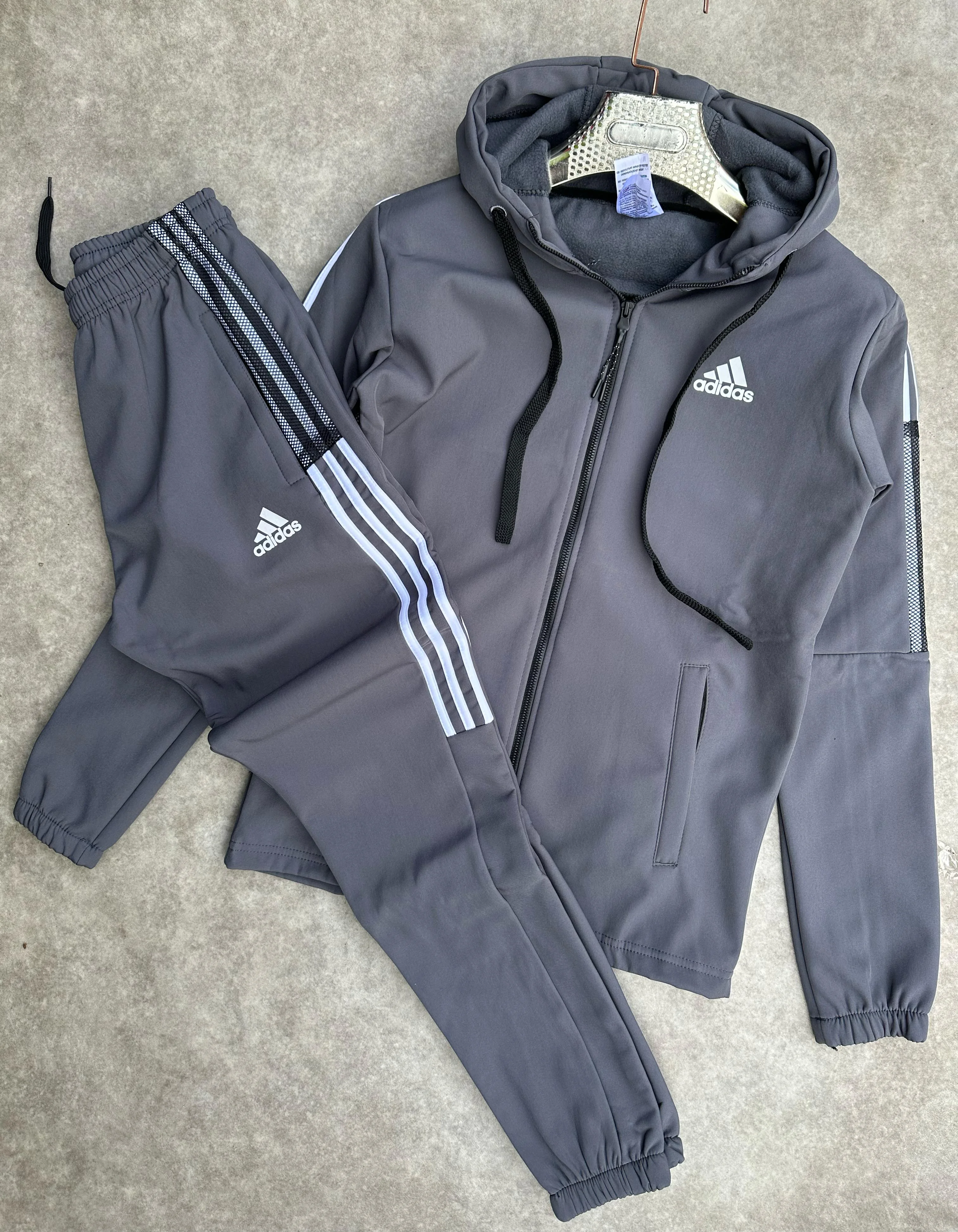 🔥 جبنا ليكم انصومبل اديداس موديل 2025 🔥