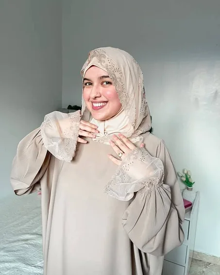 عبايات أنيقة