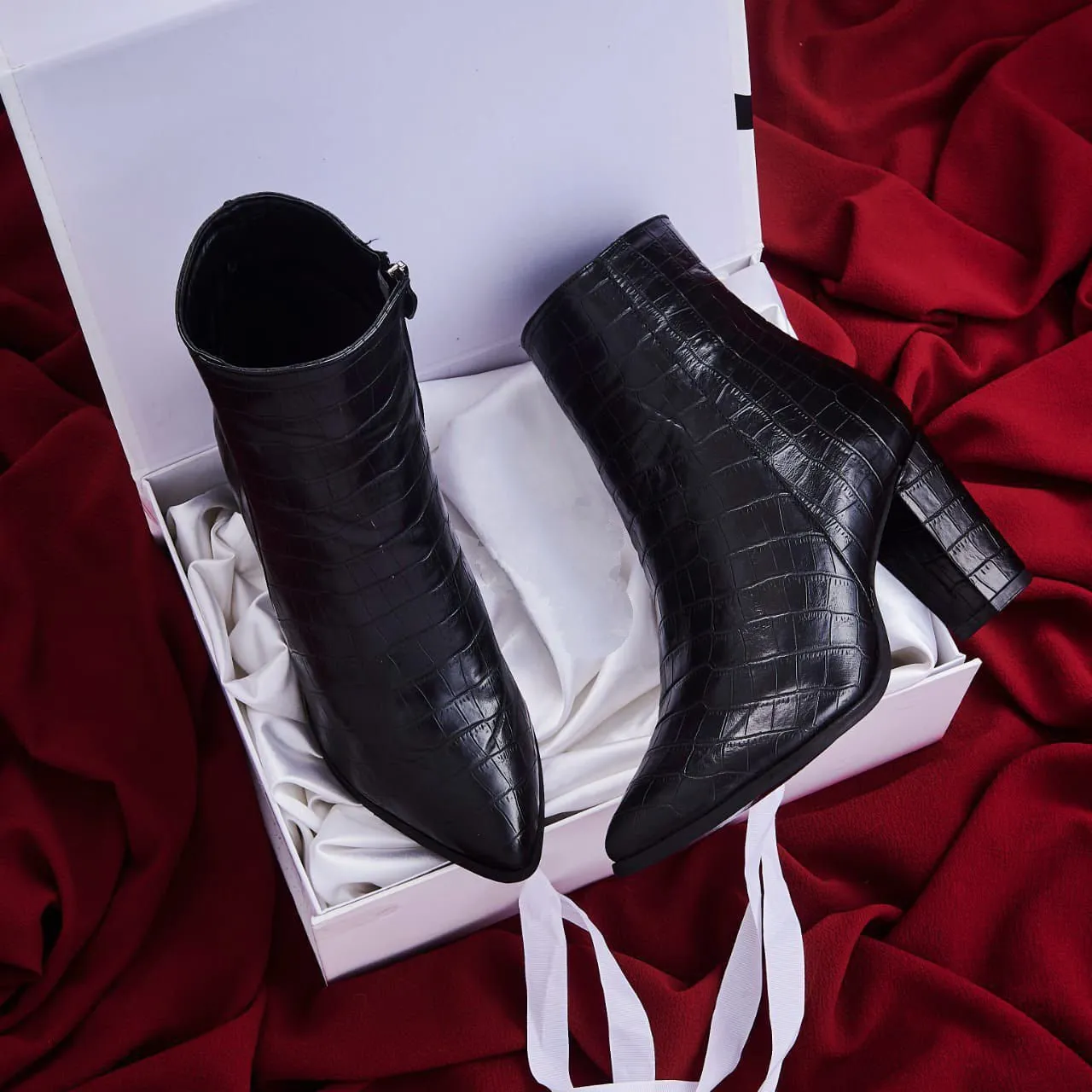 بوط كروكو أنيق بكعب عالي 🖤