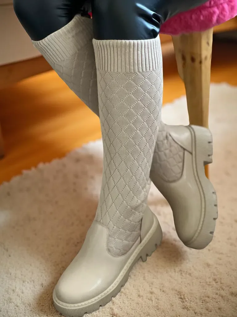 بوت شتوي طويل بتصميم عصري