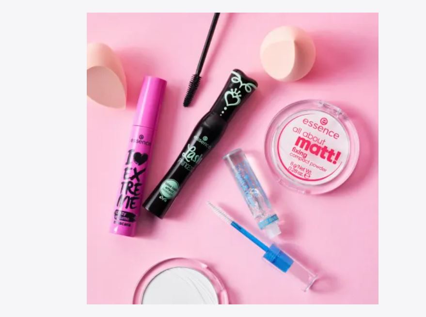 بودرة مضغوطة All About Matt! Fixing، 8 جرام من Essence