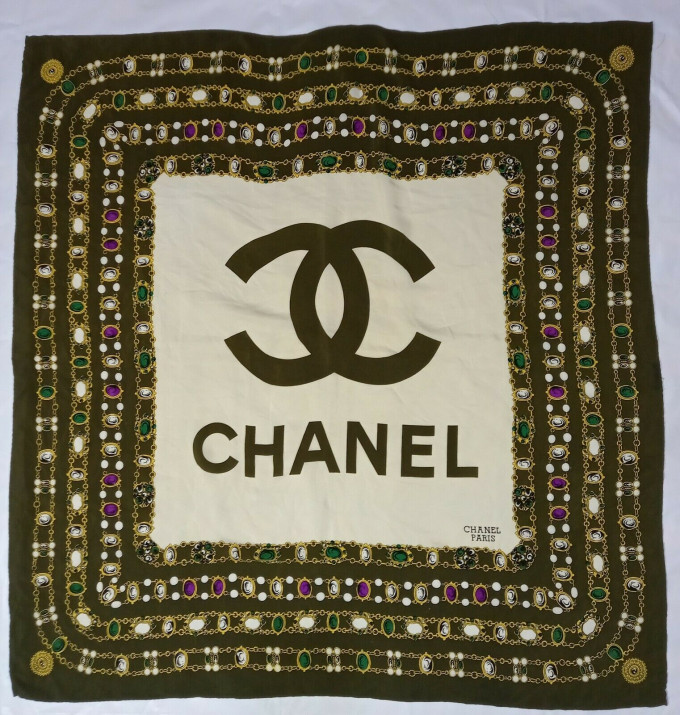VINTAGE AUTHENTIC CHANEL 31RUE CAMBON PARIS SHADES OF GOLD amp WHITE SILK  SCARF NR  eBay