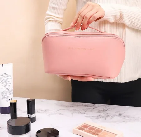 حقيبة مستحضرات التجميل