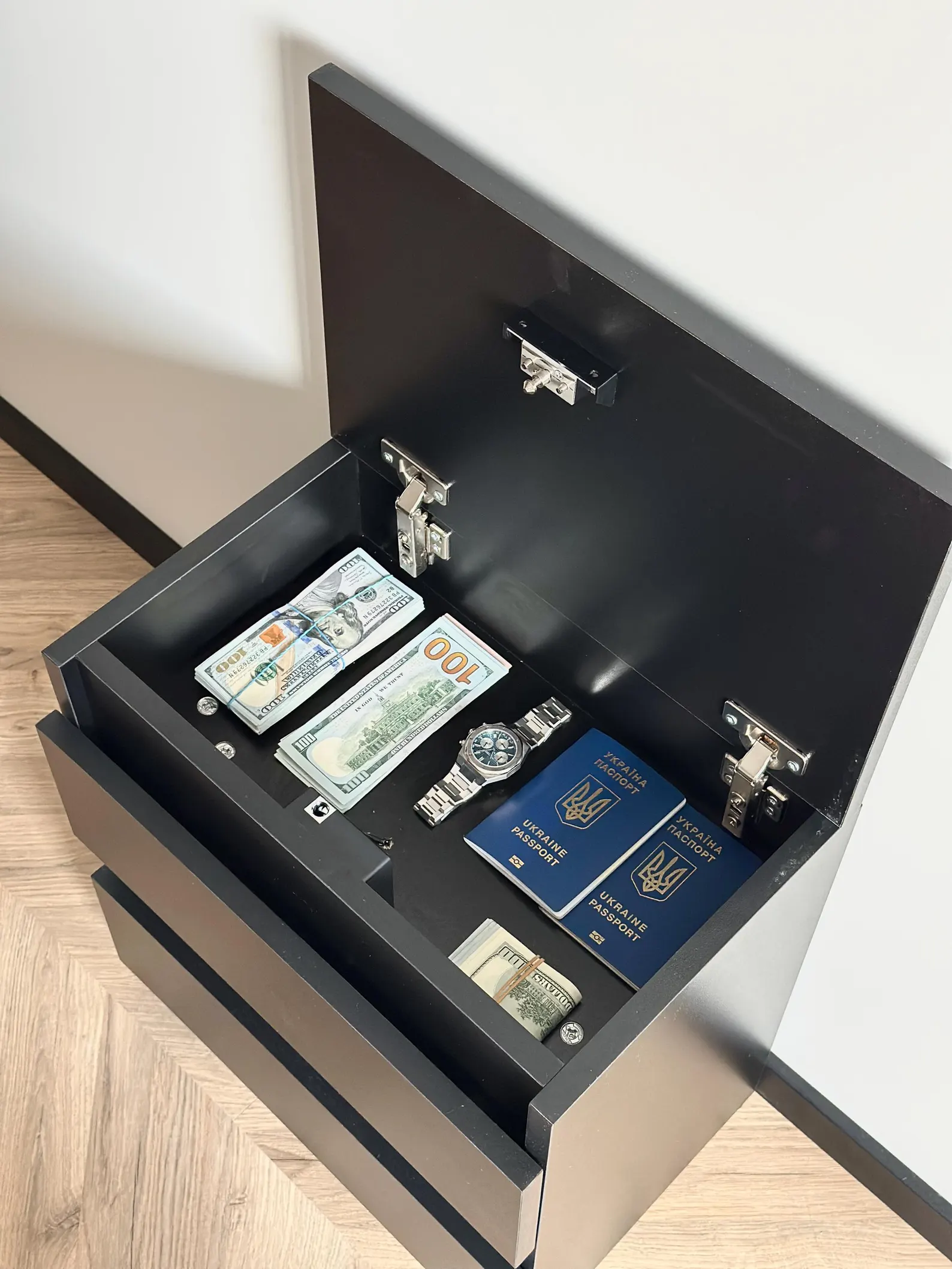 SafeNight - Table de nuit avec coffre secret