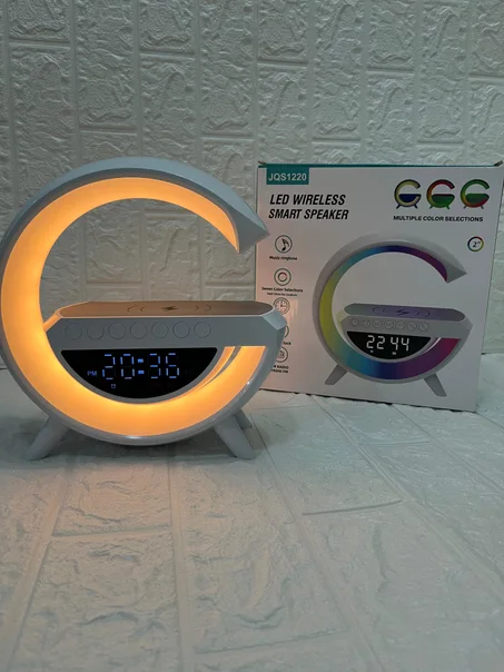 مكبر صوت بلوتوث متعدد الوظائف بإضاءة RGB بقدرة 15 واط مع شاحن لاسلكي وساعة