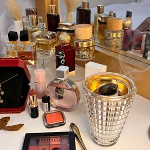 المكياج و العطور
