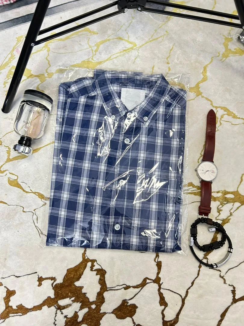 Chemise à carreaux C001