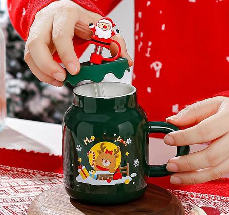 مج كريسماس بورسلين  بغطاء سيلكون وشاليموه