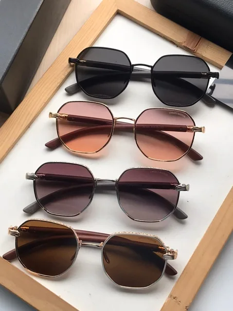 LES LUNETTES DE SOLEIL