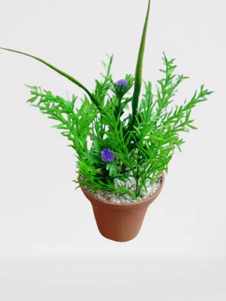 أصيص كبير بخضرة وورود