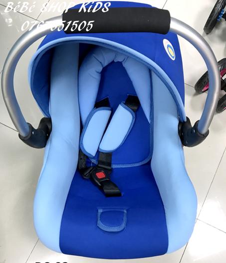 كرسي السيارة