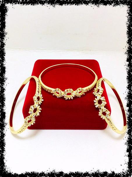 ثلاثة دبالج من النوع الممتاز