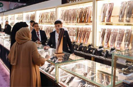 المجوهرات والساعات