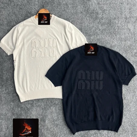 t-shirt blanc casse et noir