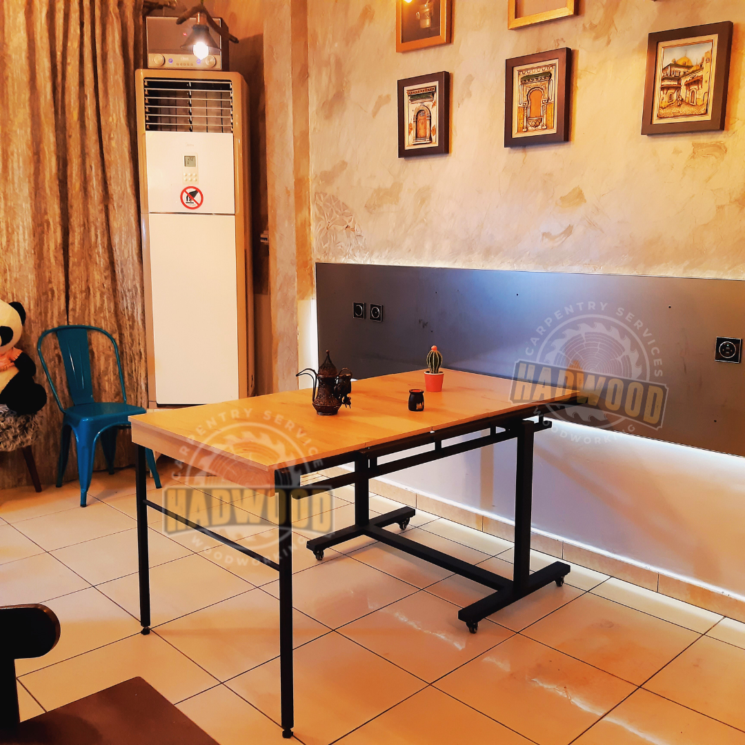 Table pliante sur roulettes