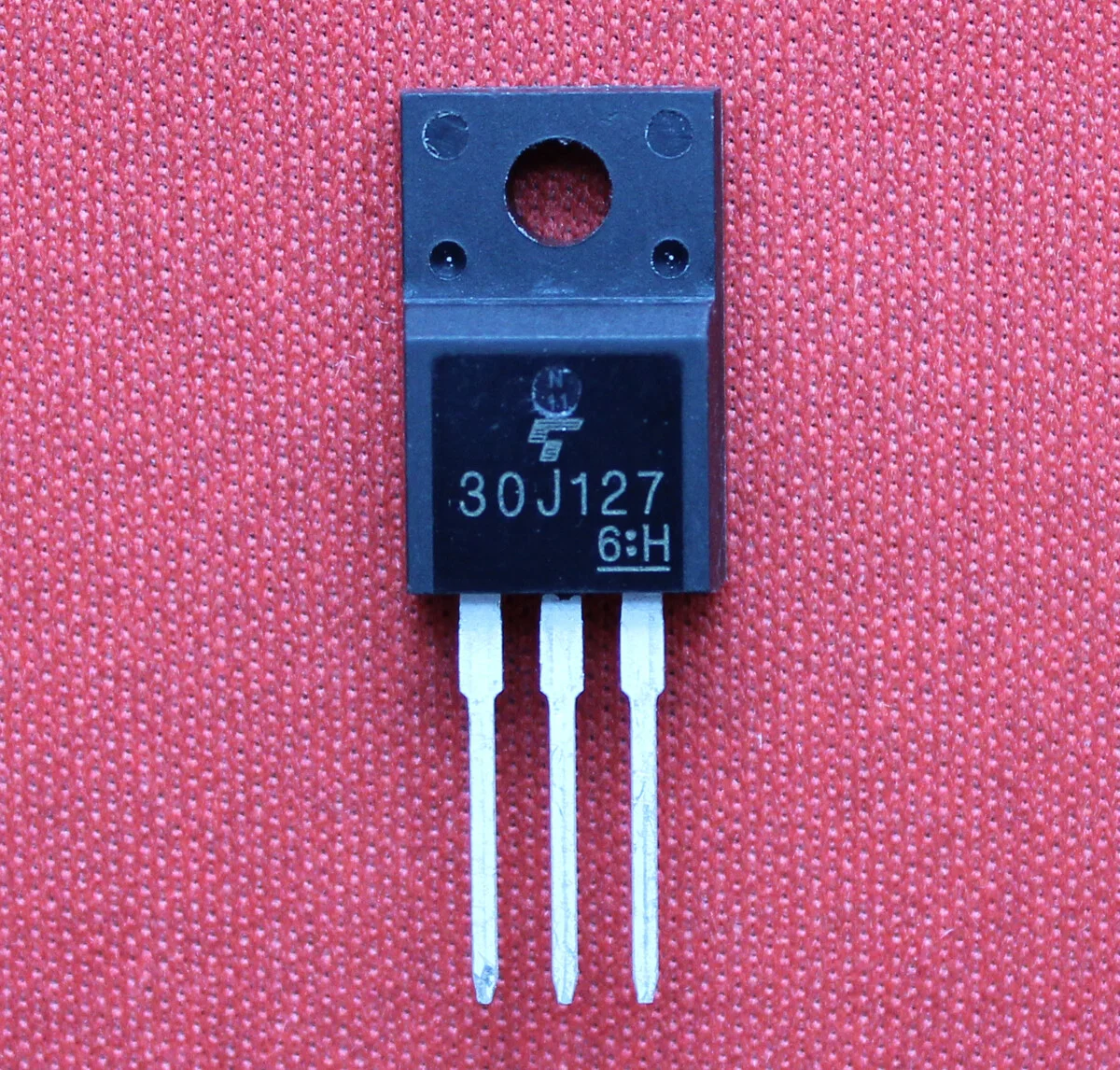GT30J127