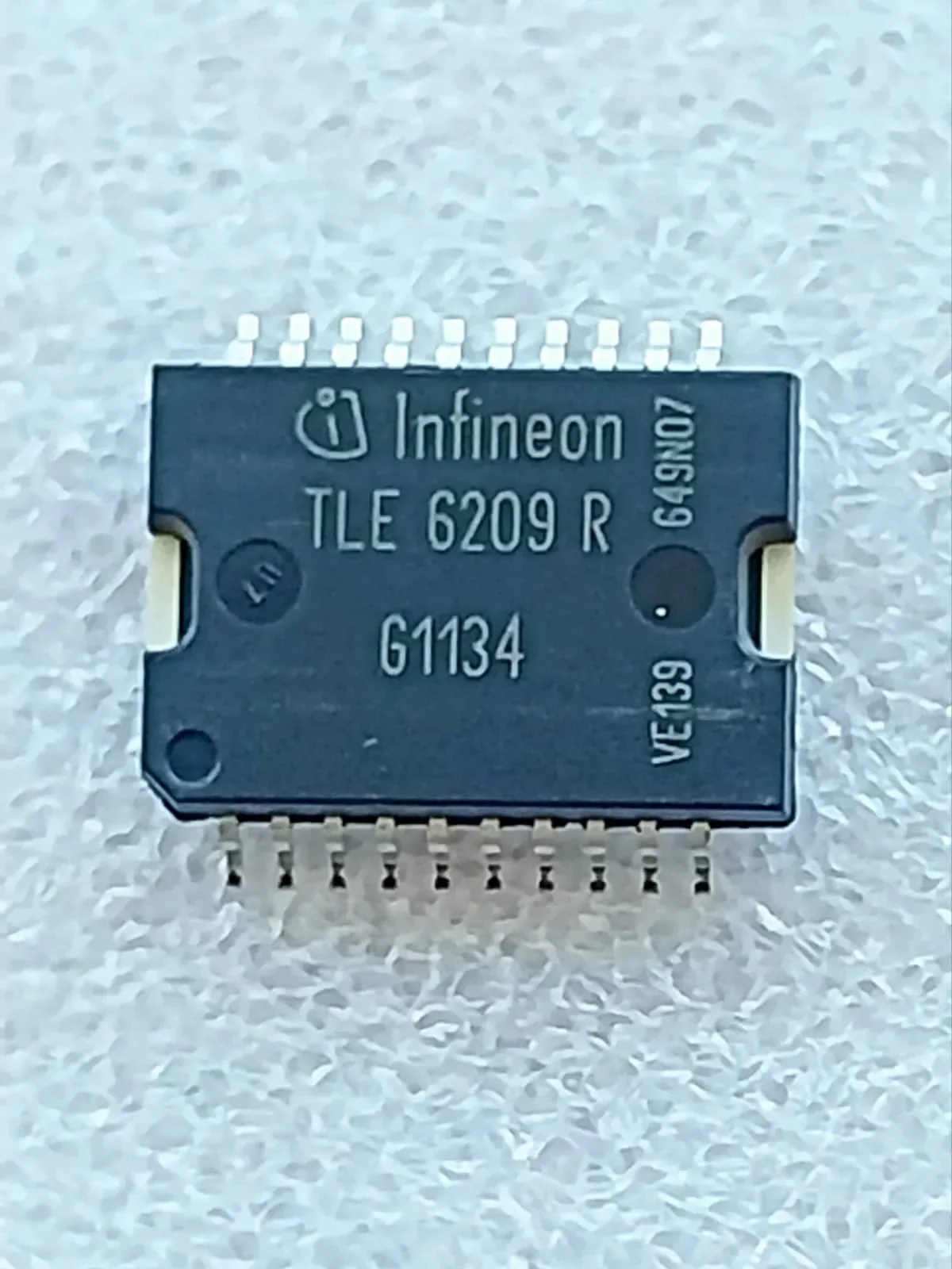 TLE6209R