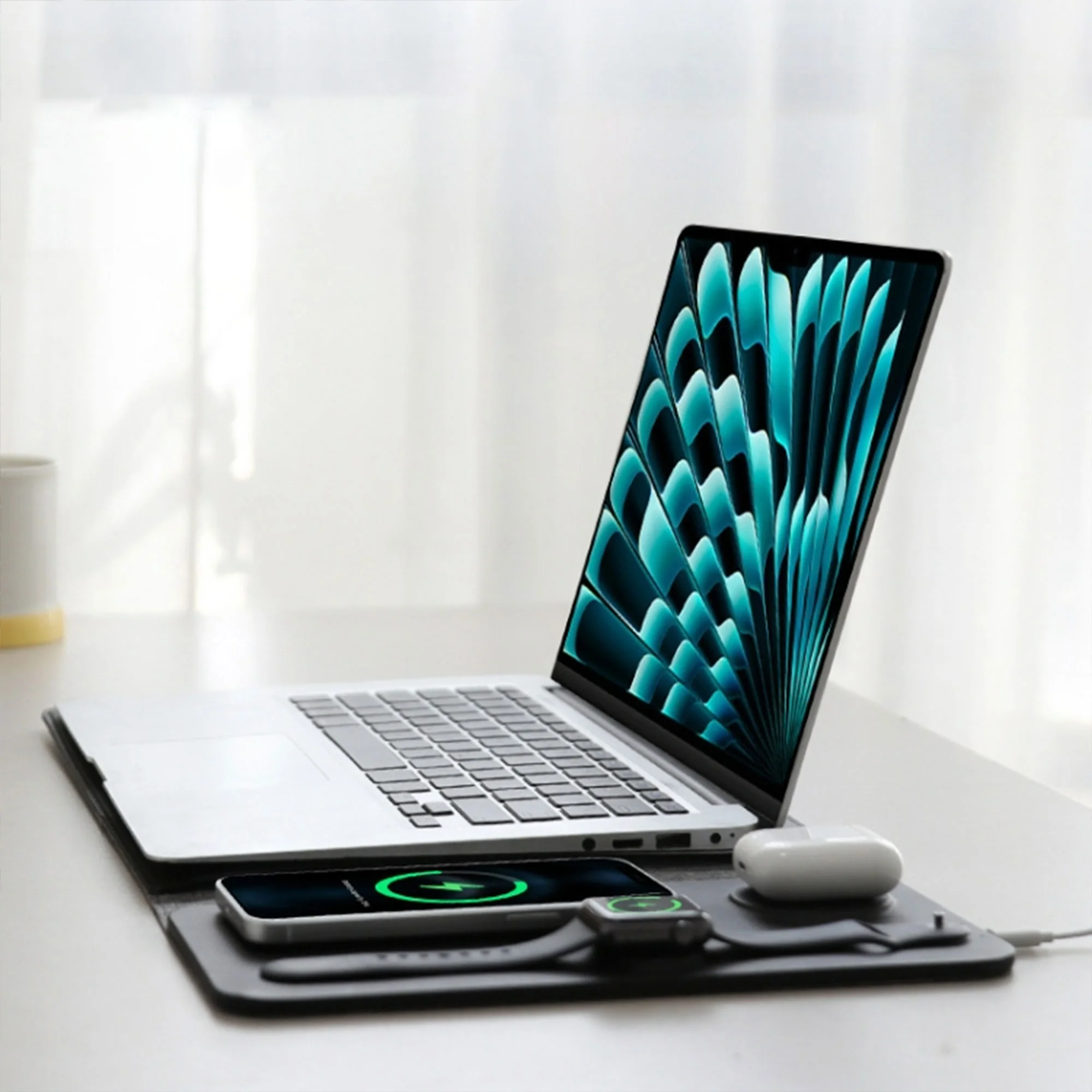 حافظة لاب  + شاحن لاسلكي